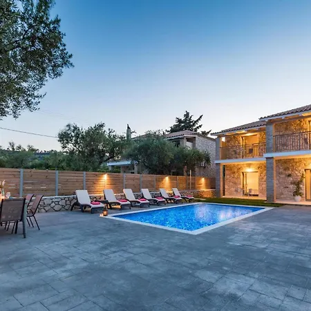 Ionio Zafeiris By Villa *